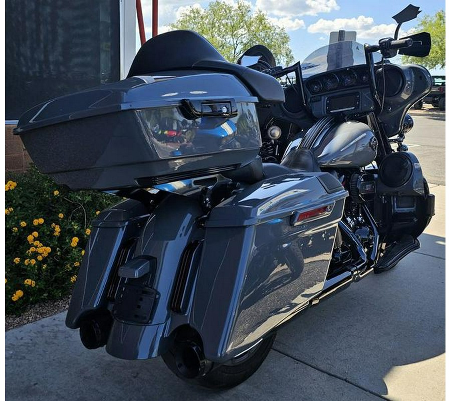 2018 Harley-Davidson® FLHXSE - CVO™ Street Glide®