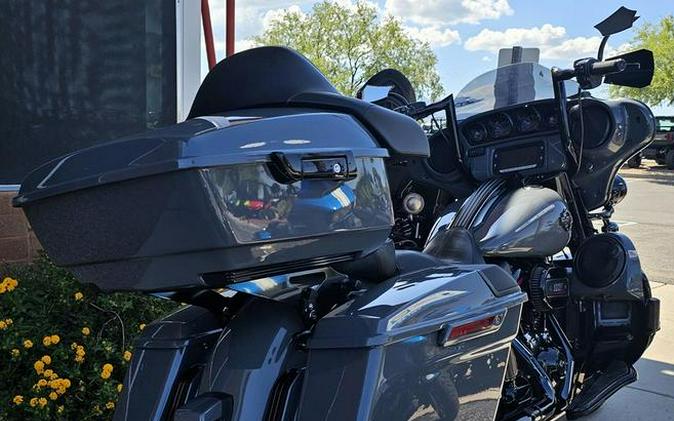 2018 Harley-Davidson® FLHXSE - CVO™ Street Glide®