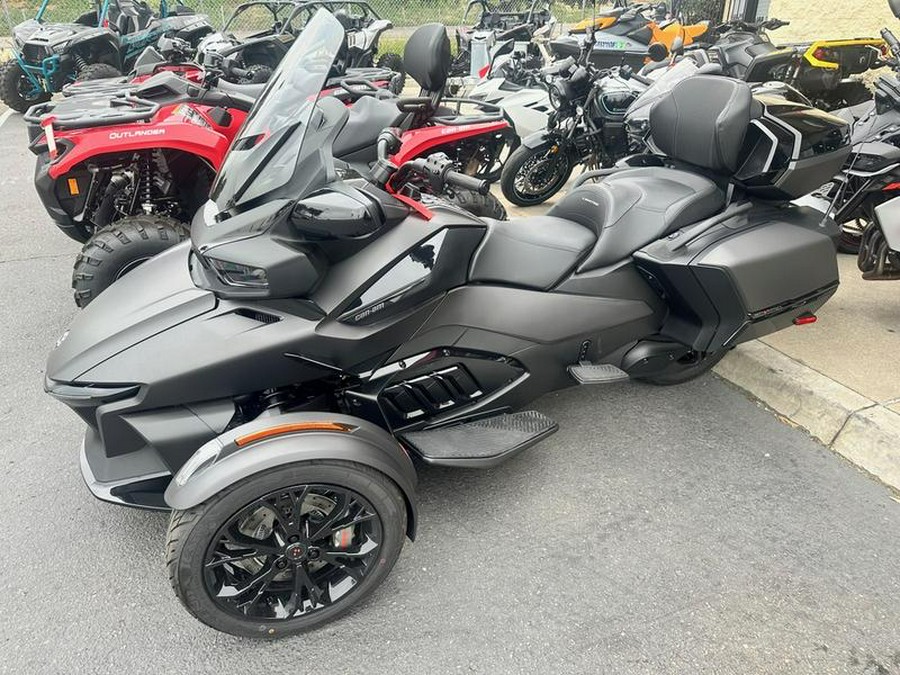 2023 Can-Am® Spyder RT Limited Dark Wheels