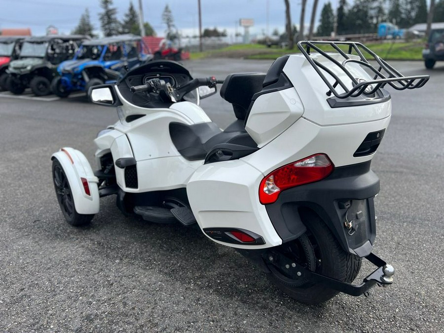 2018 Can-Am® Spyder® RT 6-speed semi-automatic with reverse (SE6)