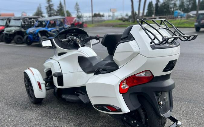 2018 Can-Am® Spyder® RT 6-speed semi-automatic with reverse (SE6)