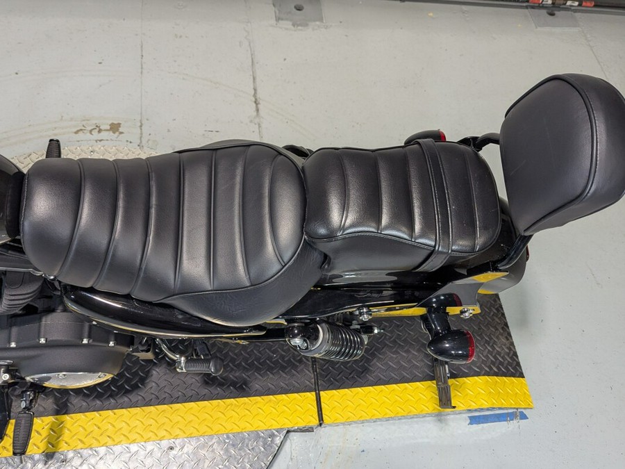 2020 Harley-Davidson® Iron 883™ River Rock Gray