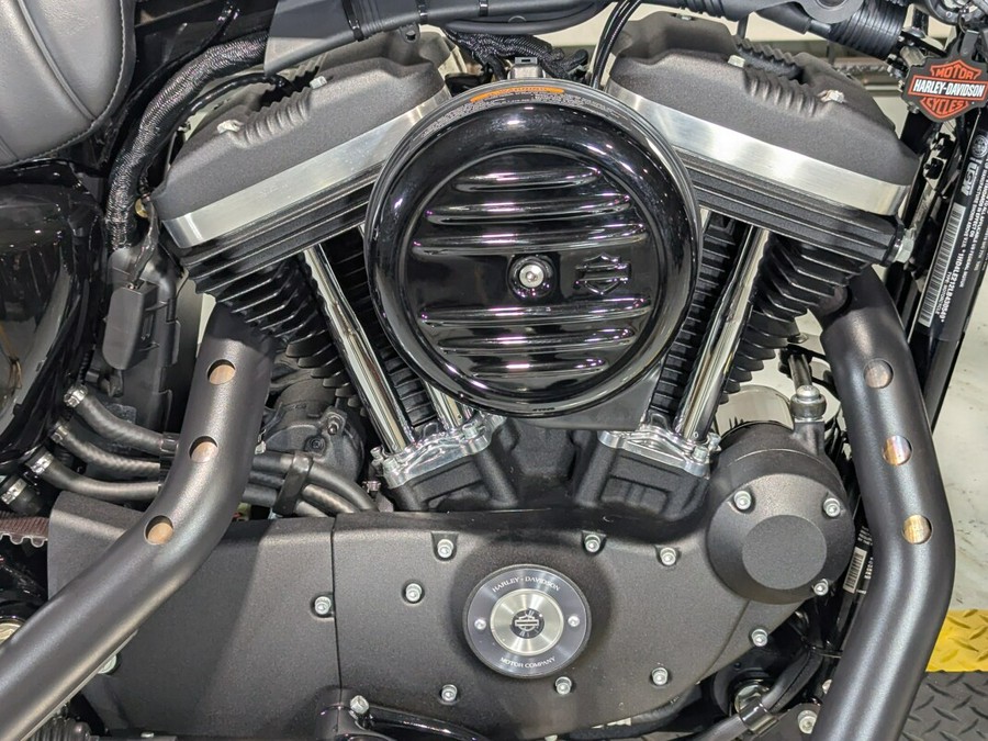 2020 Harley-Davidson® Iron 883™ River Rock Gray