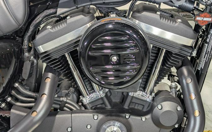 2020 Harley-Davidson® Iron 883™ River Rock Gray