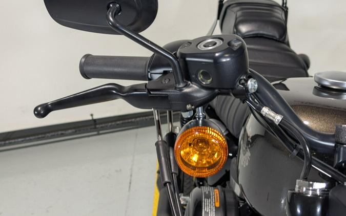 2020 Harley-Davidson® Iron 883™ River Rock Gray