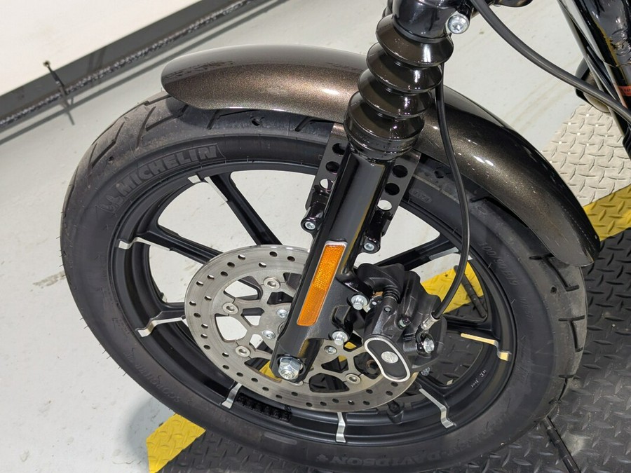 2020 Harley-Davidson® Iron 883™ River Rock Gray