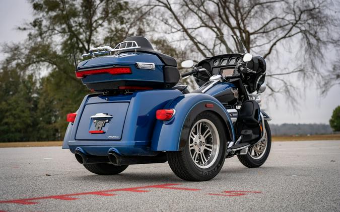 Used 2018 Harley-Davidson Tri Glide Ultra FLHTCUTG Trike For Sale In Florence, SC