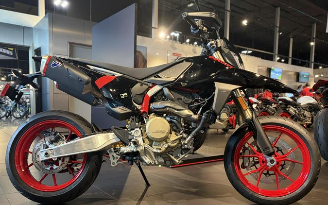 2027 Ducati HYPERMOTARD 698 NERA