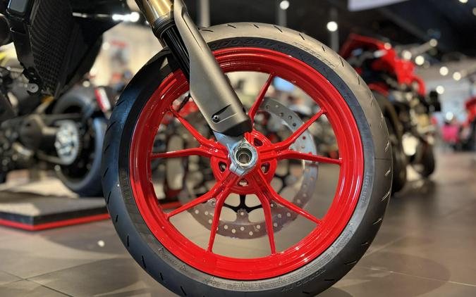 2027 Ducati HYPERMOTARD 698 NERA