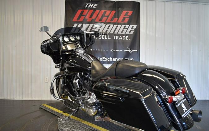 2017 Harley-Davidson FLHXS - Street Glide Special