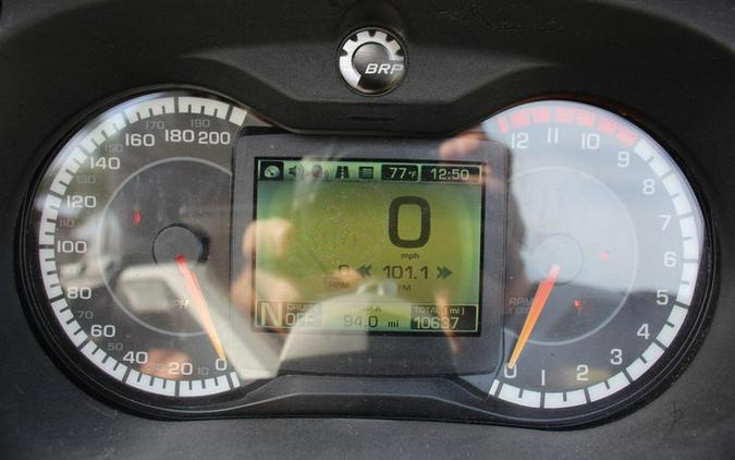 2010 Can-Am® SPYDER RT
