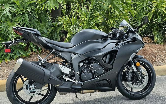 2024 Kawasaki Ninja ZX-6R ABS Metallic Flat Spark Black/Ebony ABS KRT Edition