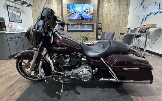 FLHX 2022 Street Glide®