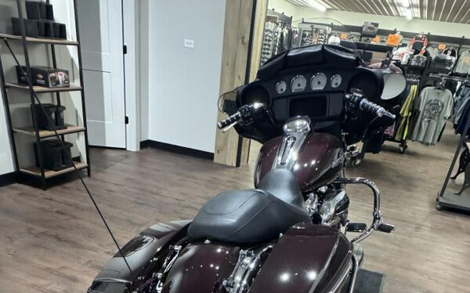 FLHX 2022 Street Glide®