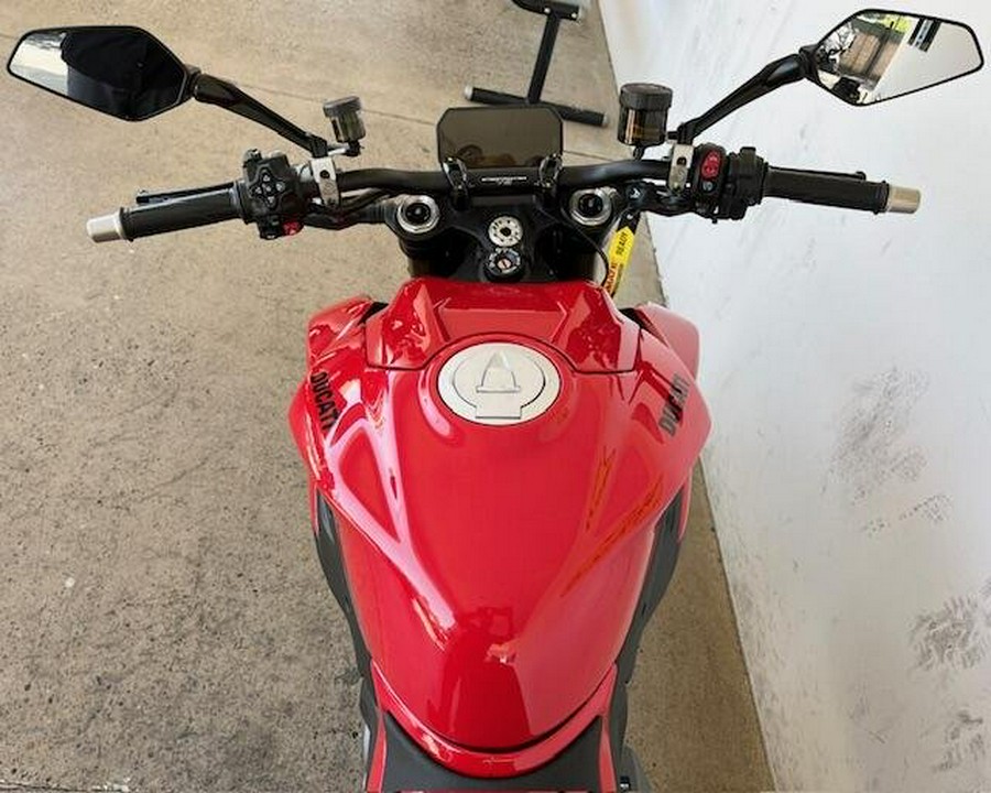 2025 Ducati STREETFIGHTER V2 896