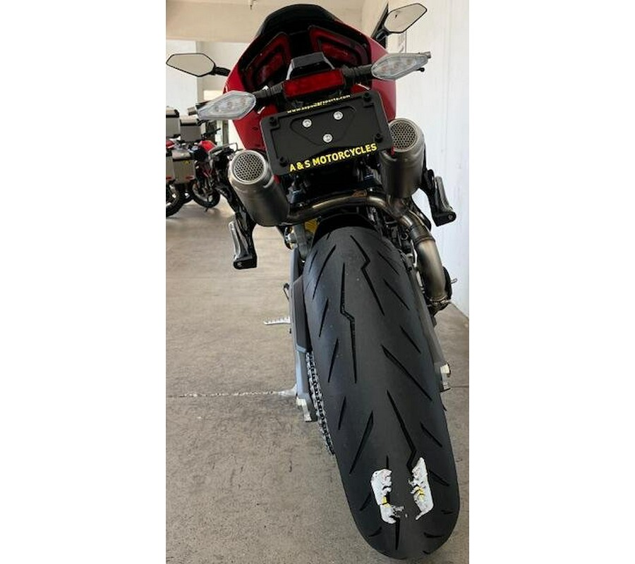 2025 Ducati STREETFIGHTER V2 896