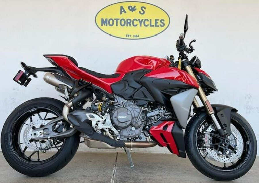 2025 Ducati STREETFIGHTER V2 896