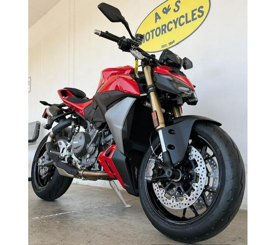 2025 Ducati STREETFIGHTER V2 896