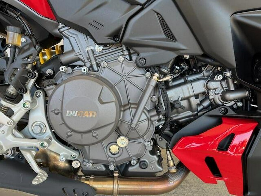 2025 Ducati STREETFIGHTER V2 896