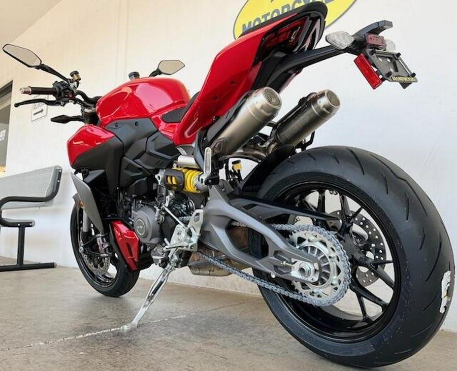 2025 Ducati STREETFIGHTER V2 896