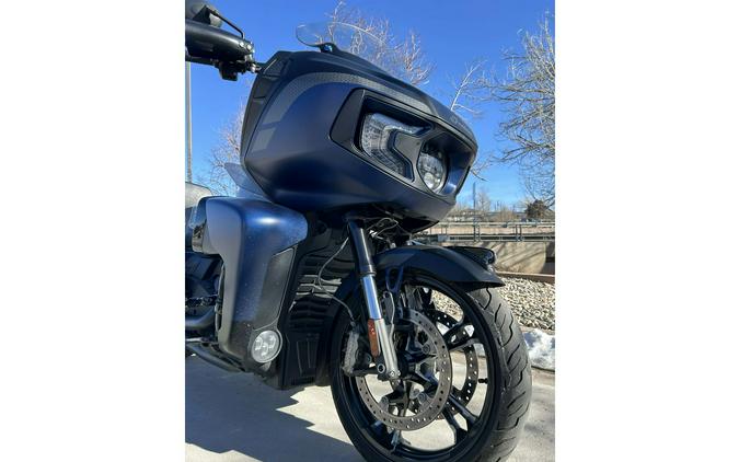 2023 Indian Motorcycle CHALLENGER ELITE, SAPPHIRE BLUE SMOKE, 49ST Elite