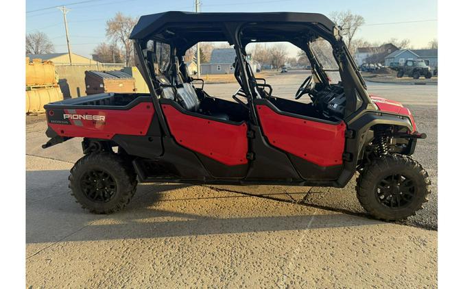 2023 Honda Pioneer 1000-6 Crew Deluxe