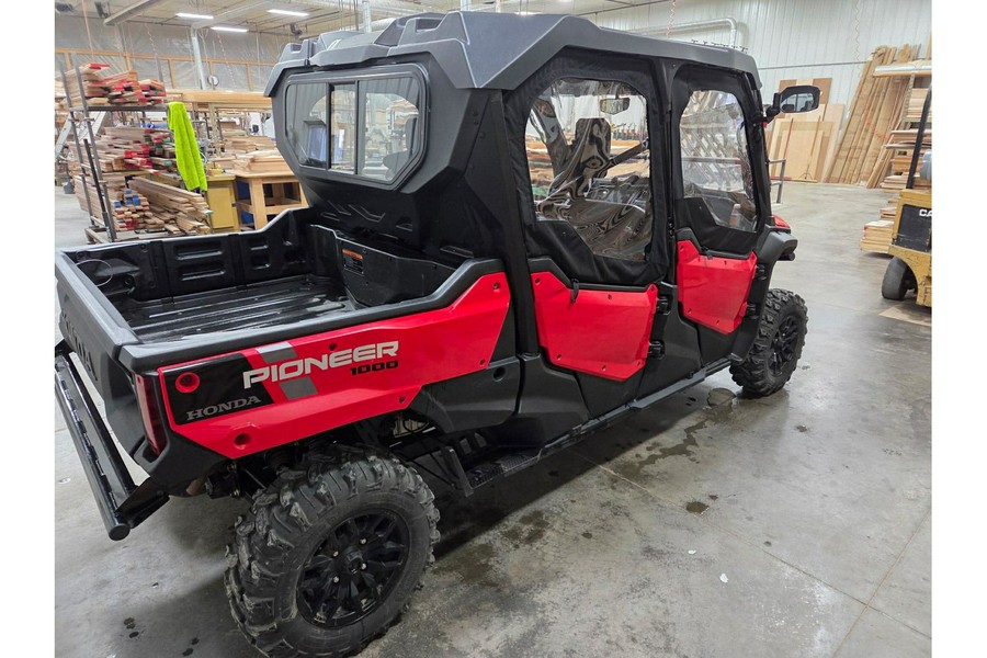 2023 Honda Pioneer 1000-6 Crew Deluxe