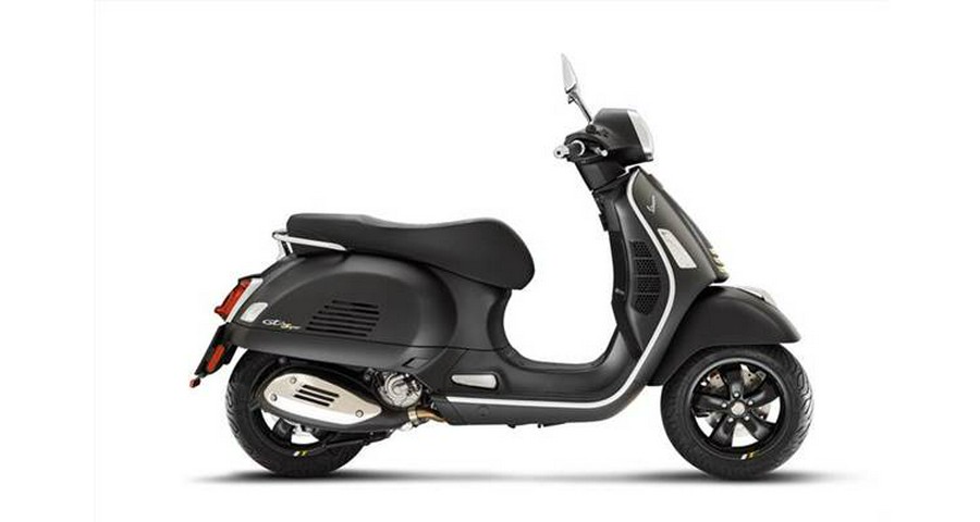 2022 Vespa GTS Super 300 Tech