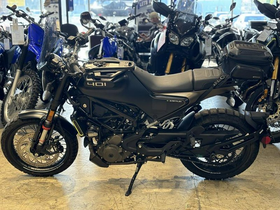 2023 Husqvarna® F1303W5