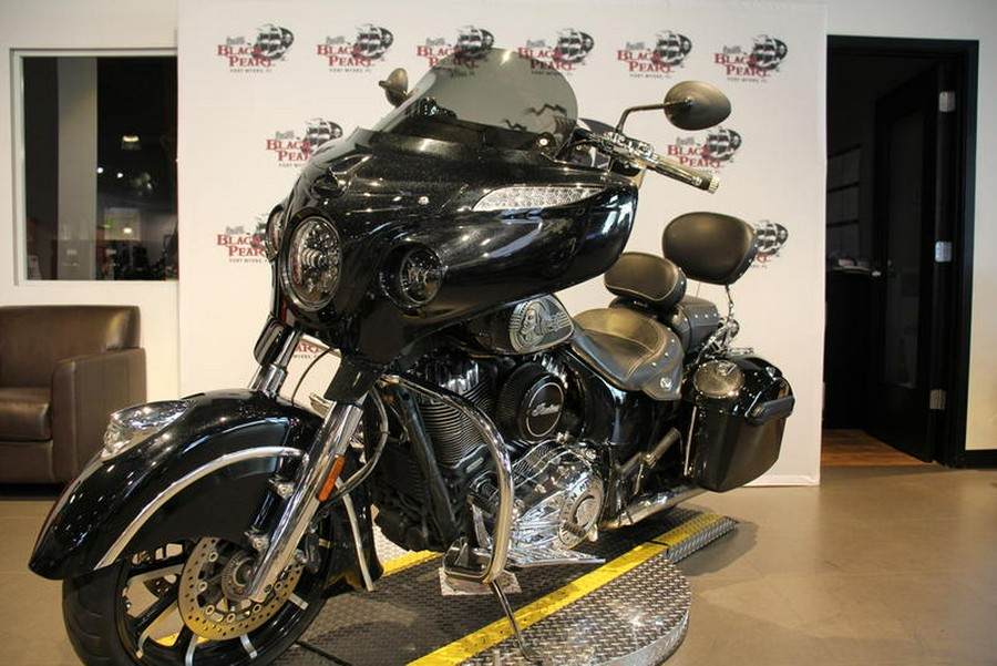 2017 Indian Motorcycle® Chieftain® Thunder Black Pearl
