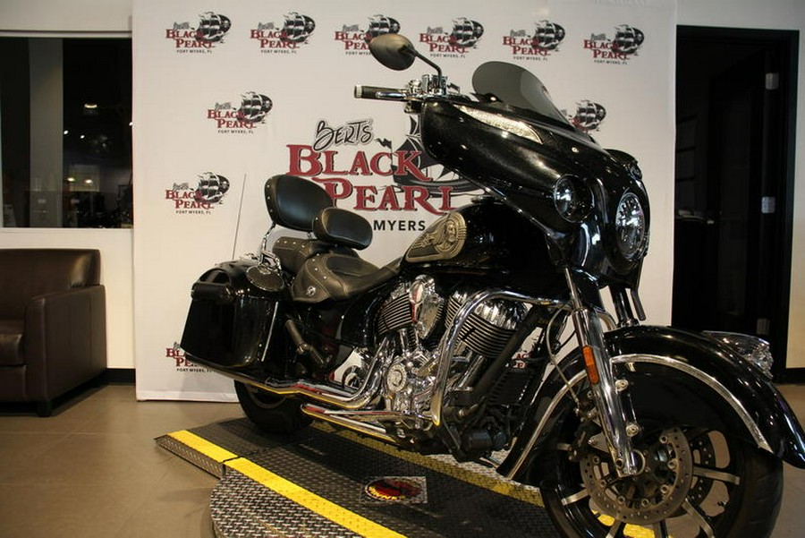 2017 Indian Motorcycle® Chieftain® Thunder Black Pearl