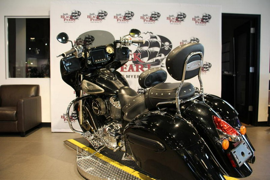 2017 Indian Motorcycle® Chieftain® Thunder Black Pearl