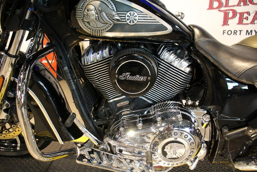 2017 Indian Motorcycle® Chieftain® Thunder Black Pearl