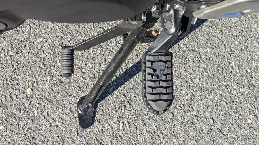 2025 Triumph Scrambler 400 XC Storm Grey