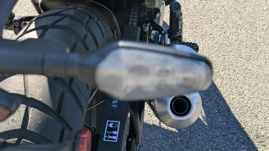 2025 Triumph Scrambler 400 XC Storm Grey