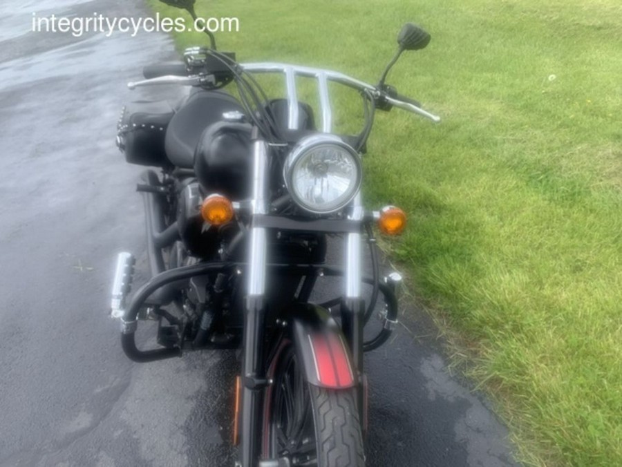 2011 Kawasaki Vulcan® 900 Custom SE