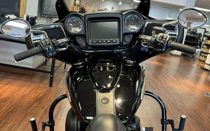 2021 Indian Motorcycle® Chieftain® Thunder Black