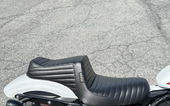2021 Harley-Davidson® Iron 1200™ Stone Washed White Pearl