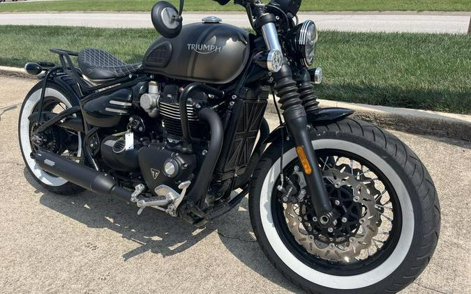 2022 Triumph BONNEVILLE BOBBER