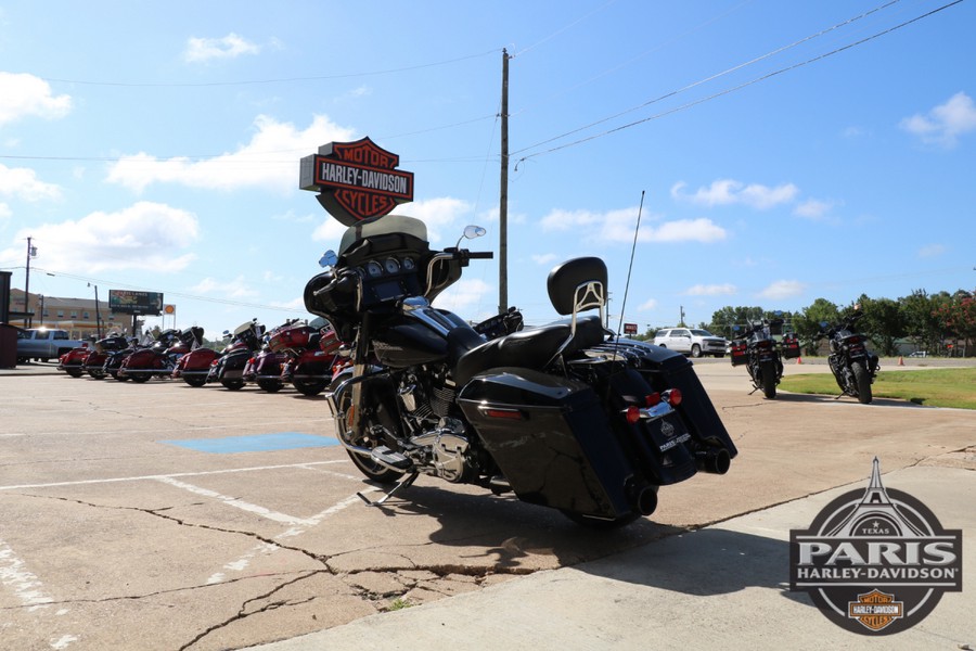 FLHXS 2017 Street Glide Special