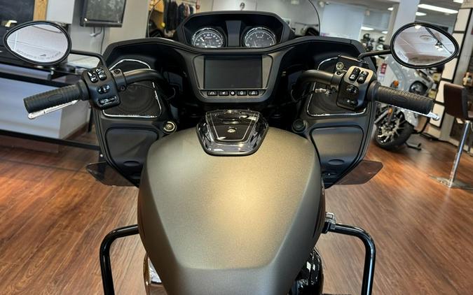 2024 Indian Motorcycle® Challenger® Titanium Smoke