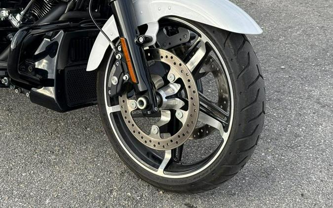 2024 Harley-Davidson® Street Glide® Base