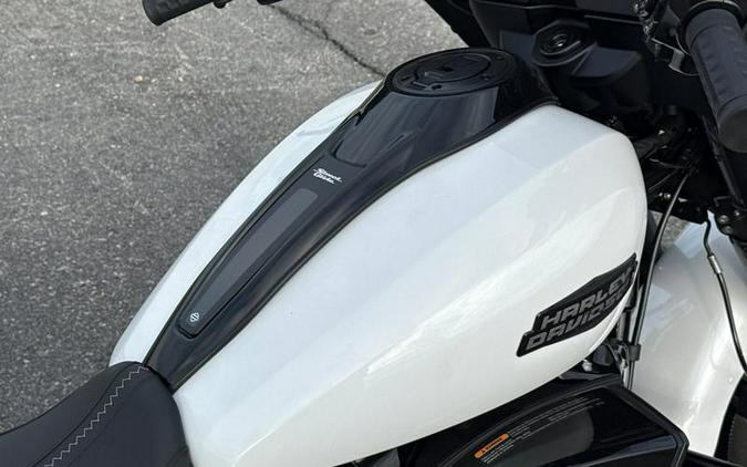2024 Harley-Davidson® Street Glide® Base