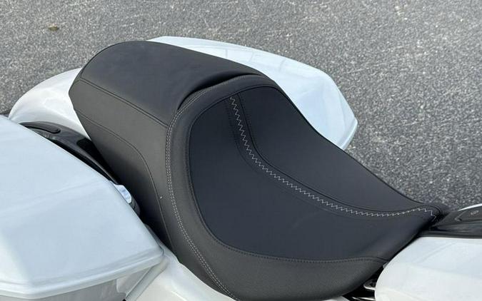 2024 Harley-Davidson® Street Glide® Base