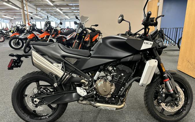 2025 Husqvarna Svartpilen 801