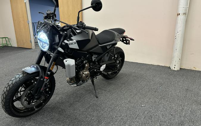 2025 Husqvarna Svartpilen 801