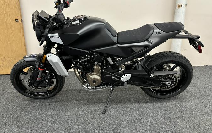 2025 Husqvarna Svartpilen 801