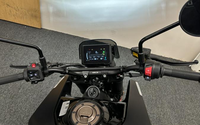 2025 Husqvarna Svartpilen 801