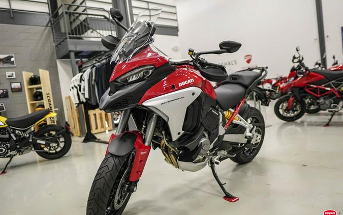 2022 Ducati Multistrada V4S Ducati Red / Alloy Wheels