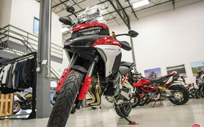 2022 Ducati Multistrada V4S Ducati Red / Alloy Wheels